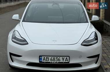 Седан Tesla Model 3 2020 в 