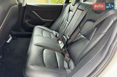 Седан Tesla Model 3 2020 в 