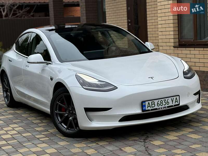 Седан Tesla Model 3 2020 в Вінниці
