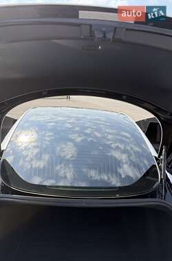 Седан Tesla Model 3 2020 в 