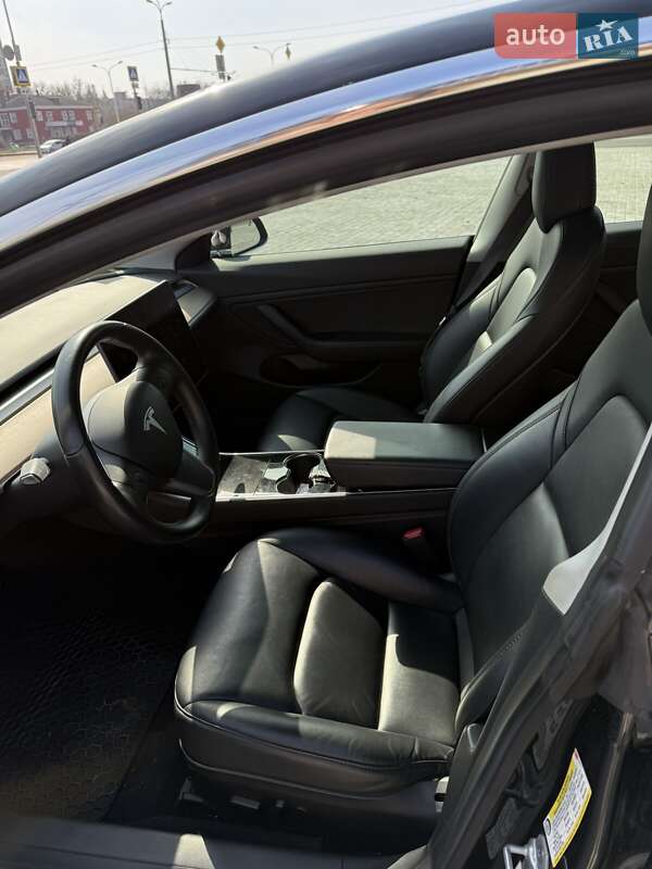 Седан Tesla Model 3 2019 в Харкові