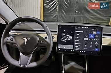 Седан Tesla Model 3 2019 в 