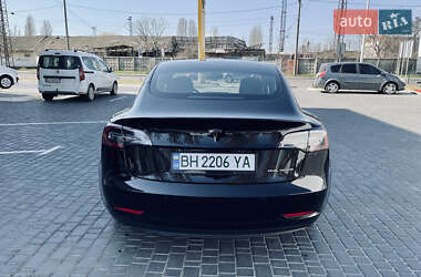 Седан Tesla Model 3 2020 в 