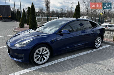 Седан Tesla Model 3 2021 в 