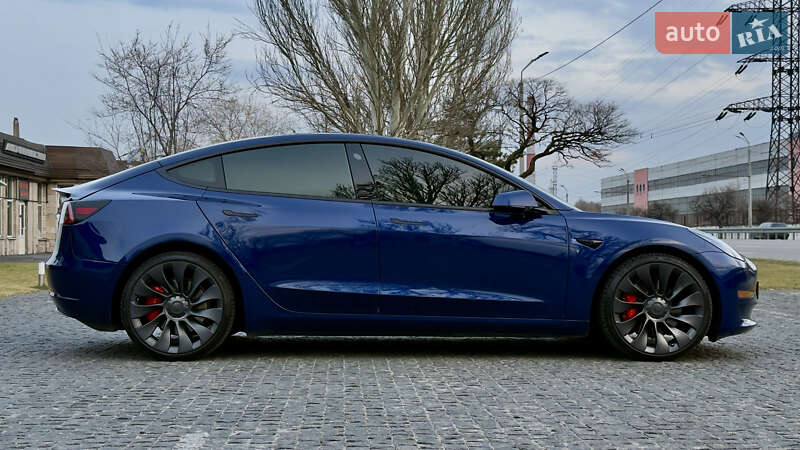 Седан Tesla Model 3 2023 в Днепре