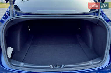 Седан Tesla Model 3 2023 в 