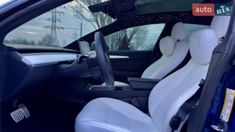 Седан Tesla Model 3 2023 в Днепре