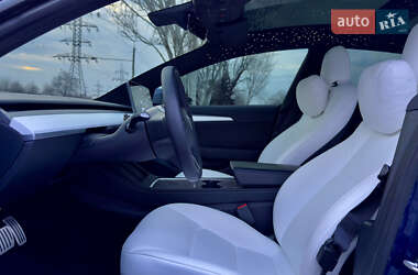 Седан Tesla Model 3 2023 в 