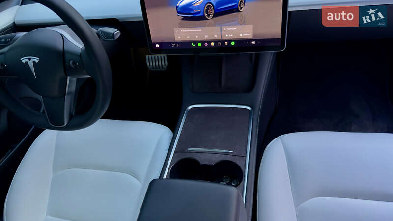 Седан Tesla Model 3 2023 в Днепре