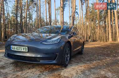 Седан Tesla Model 3 2019 в Киеве