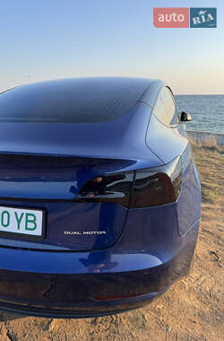 Седан Tesla Model 3 2020 в 