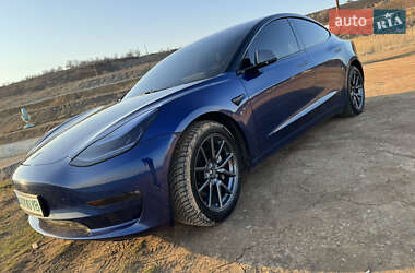Седан Tesla Model 3 2020 в 