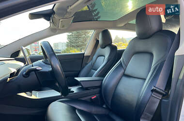Седан Tesla Model 3 2018 в 
