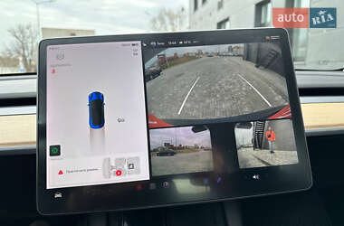 Седан Tesla Model 3 2021 в 