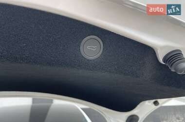 Седан Tesla Model 3 2024 в 