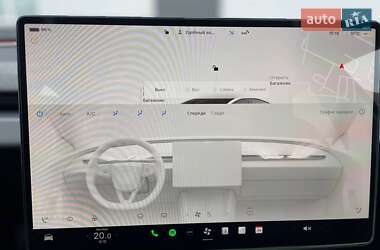Седан Tesla Model 3 2024 в 