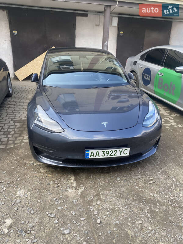 Tesla Model 3 2020