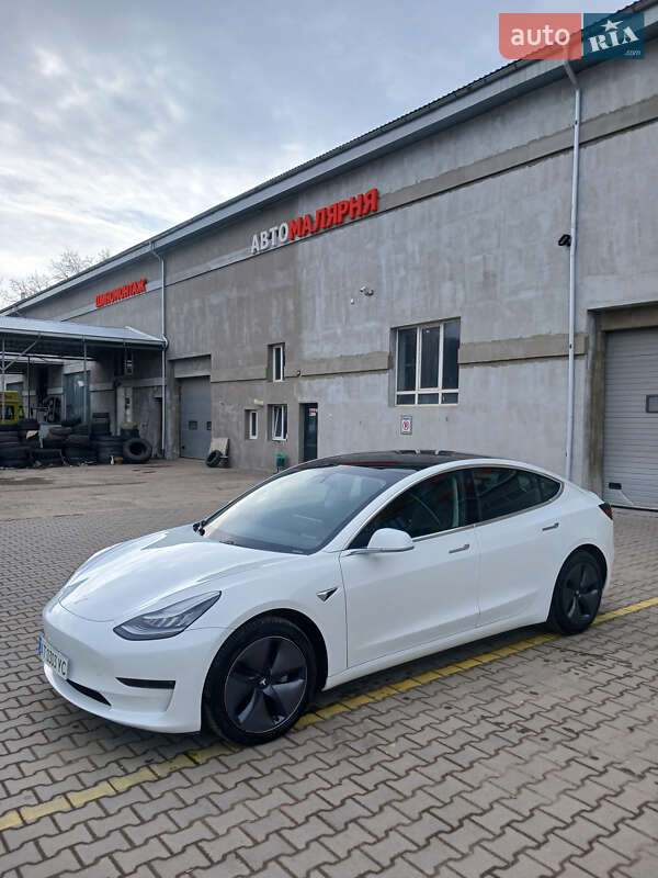 Седан Tesla Model 3 2019 в Коломиї