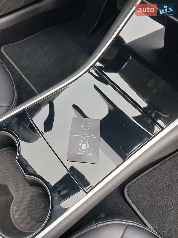 Седан Tesla Model 3 2019 в Коломиї