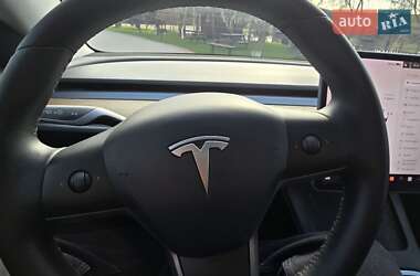 Седан Tesla Model 3 2020 в 