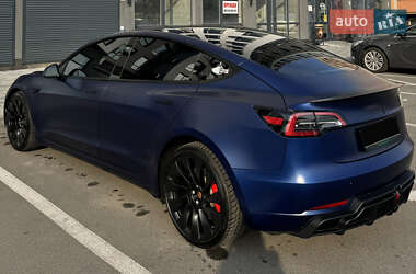 Седан Tesla Model 3 2022 в 