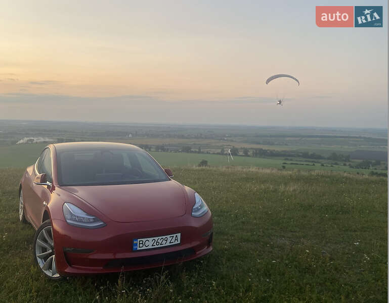 Tesla Model 3 2019