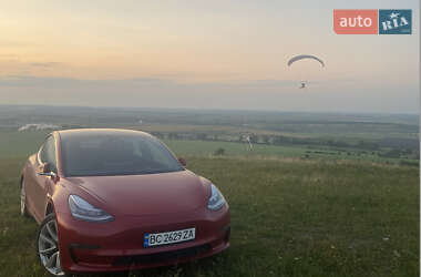 Седан Tesla Model 3 2019 в 