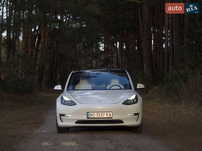 Седан Tesla Model 3 2021 в Тернополе