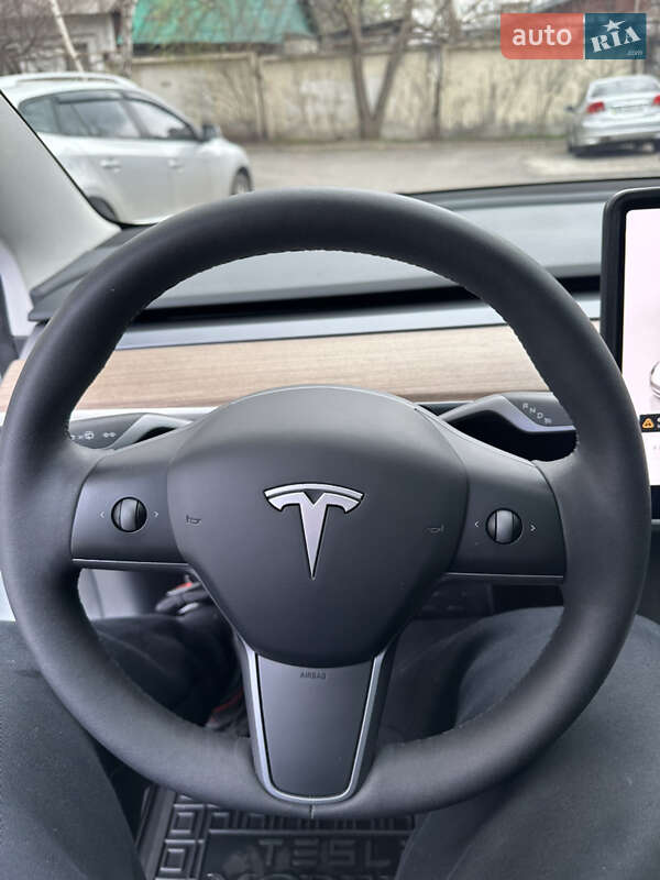 Седан Tesla Model 3 2023 в Дніпрі