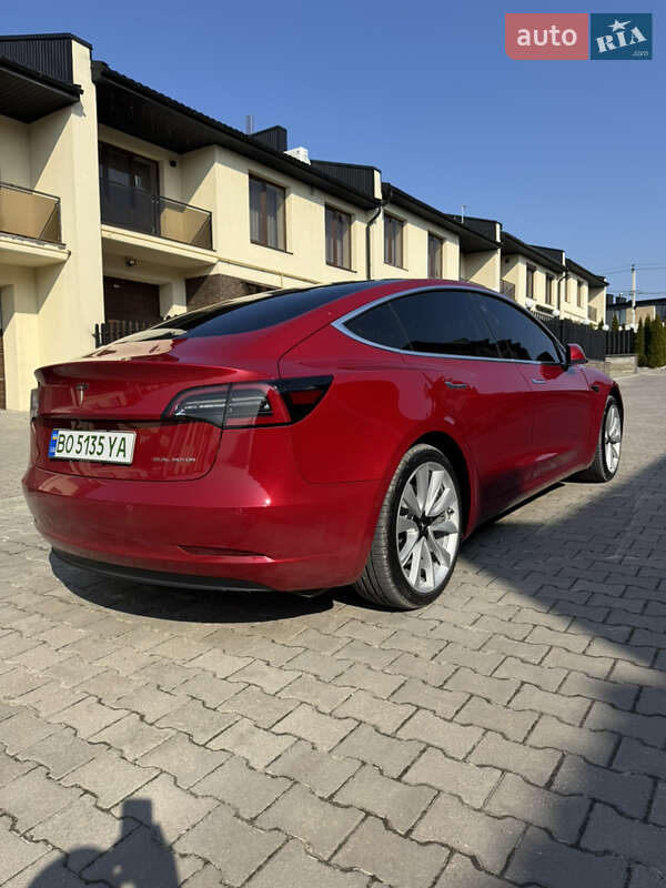Седан Tesla Model 3 2019 в Тернополі