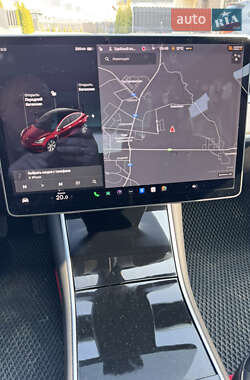 Седан Tesla Model 3 2019 в 
