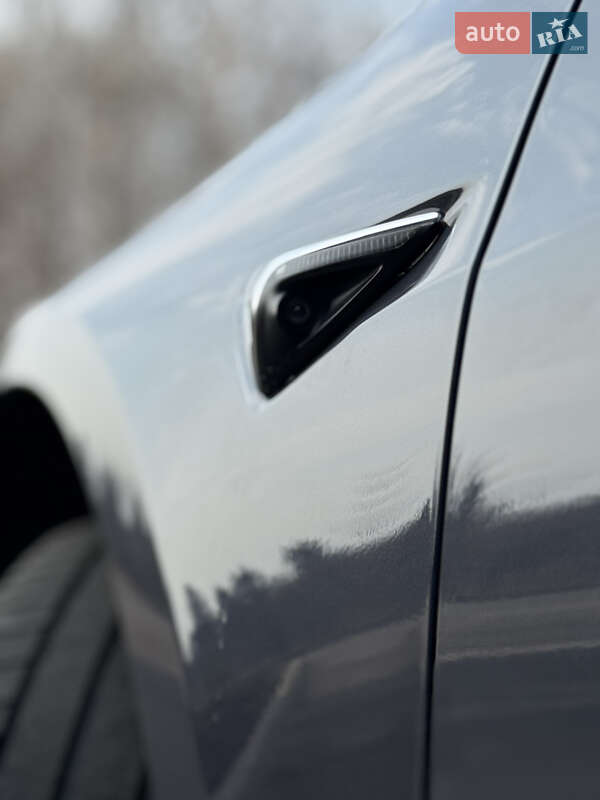 Седан Tesla Model 3 2019 в Рівному