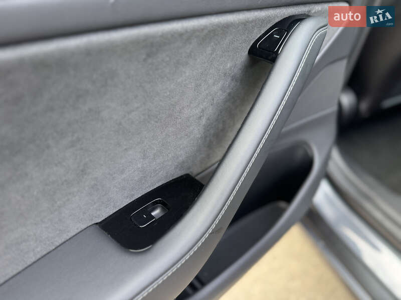 Седан Tesla Model 3 2019 в Рівному