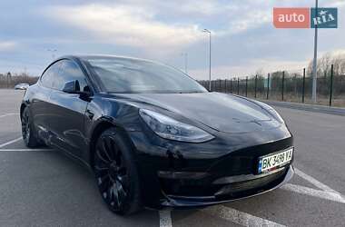 Седан Tesla Model 3 2022 в Ровно