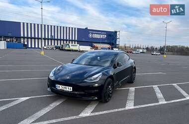 Седан Tesla Model 3 2022 в Ровно