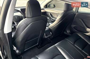 Седан Tesla Model 3 2022 в Ровно