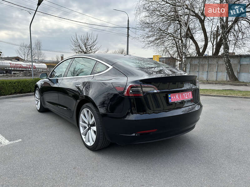 Седан Tesla Model 3 2019 в Виннице