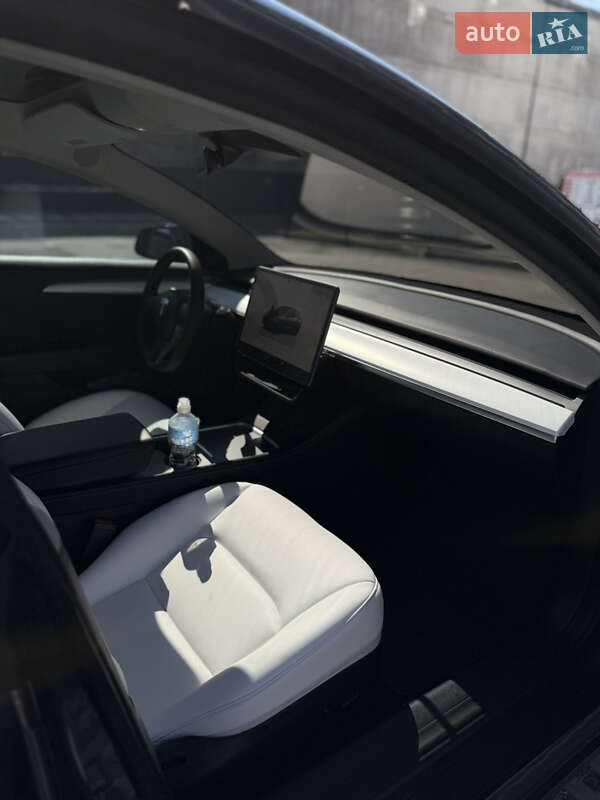 Седан Tesla Model 3 2022 в Киеве фото 15 Седан Tesla Model 3 2022 в Киеве