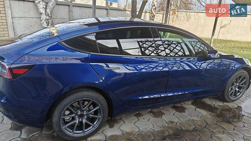Седан Tesla Model 3 2023 в Павлограді