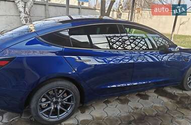 Седан Tesla Model 3 2023 в 