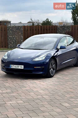Седан Tesla Model 3 2022 в Ивано-Франковске