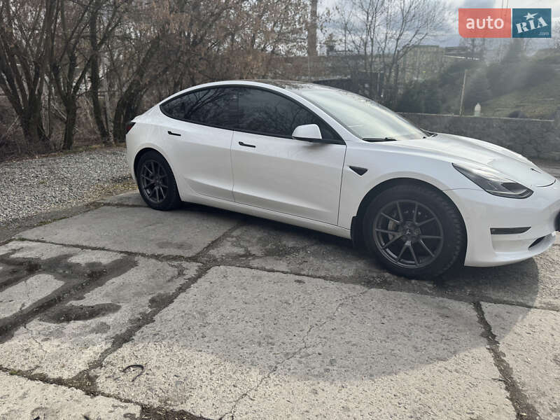 Седан Tesla Model 3 2021 в Шепетовке
