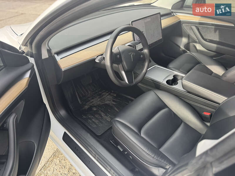 Седан Tesla Model 3 2021 в Шепетовке