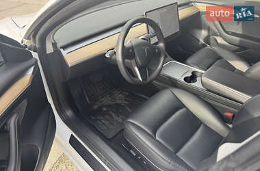 Седан Tesla Model 3 2021 в 