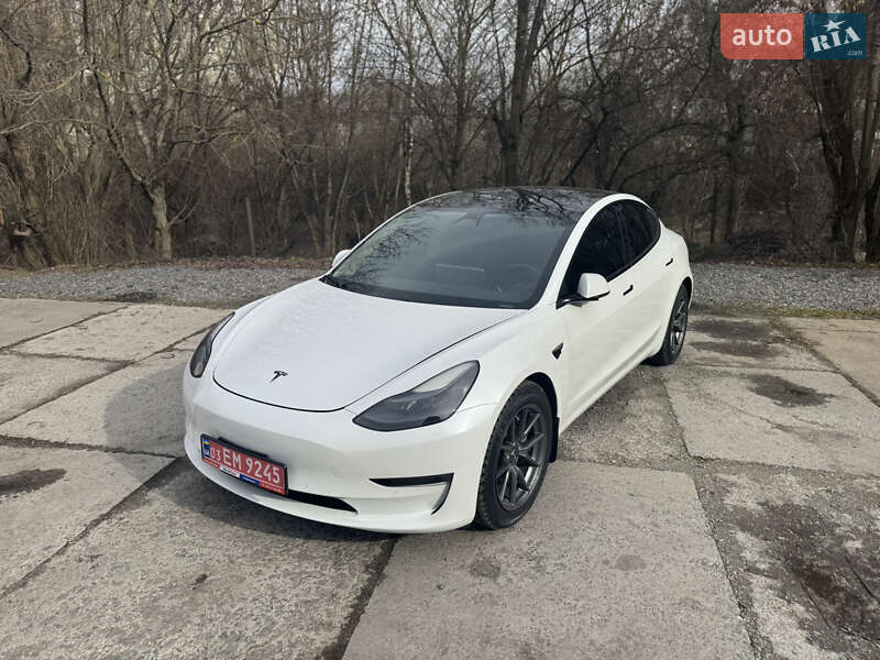 Седан Tesla Model 3 2021 в Шепетовке