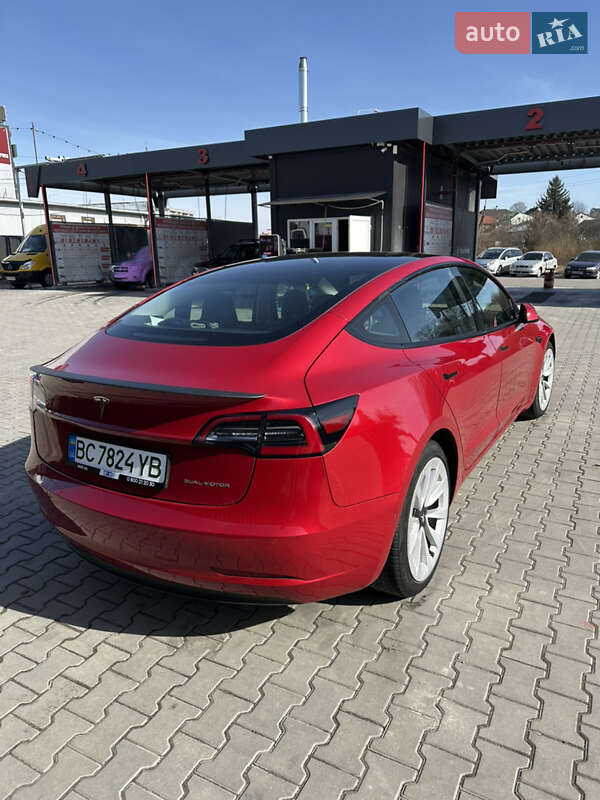 Седан Tesla Model 3 2022 в Львове
