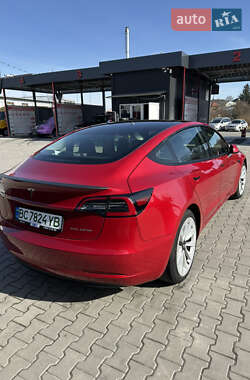 Седан Tesla Model 3 2022 в 