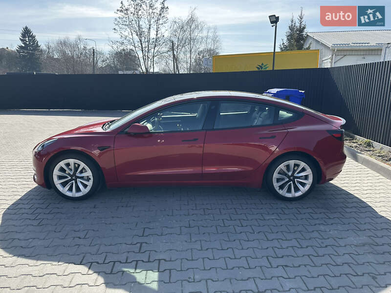Седан Tesla Model 3 2022 в Львове