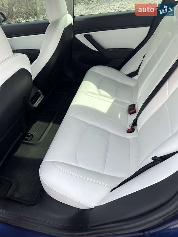 Седан Tesla Model 3 2019 в Вінниці