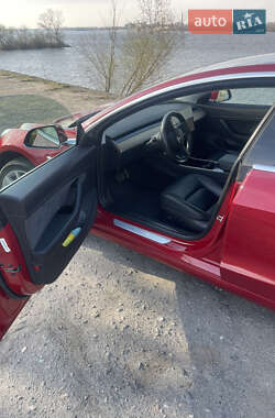Седан Tesla Model 3 2019 в 